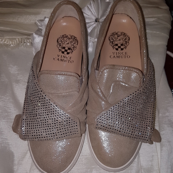 VINCE CAMUTO VC-BARITA SZ 6M TAN METALLIC SUEDE LOOK BLING SlipOn Sneaker - Picture 16 of 17